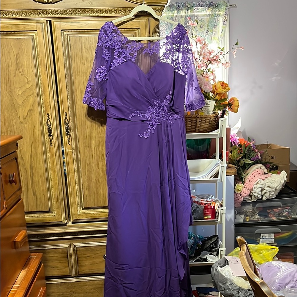 Elegant Purple Lace Evening Gown